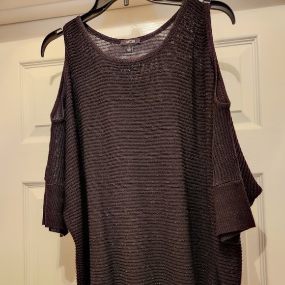 Black cold shoulder short sleeved sweater with sparkles - Picture 3 of 5